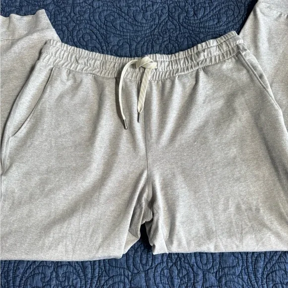 Women’s Gray Performance Jogger by Vuori - Picture 2 of 3